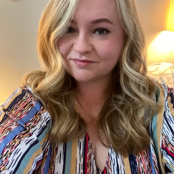 Meet your Posher, Meghan - Picture 2 of 2